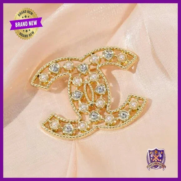 Gold Tone Pearl Crystal Brooch Pin Elegant Lapel Accessory 2.5 Inches - Picture 3 of 6